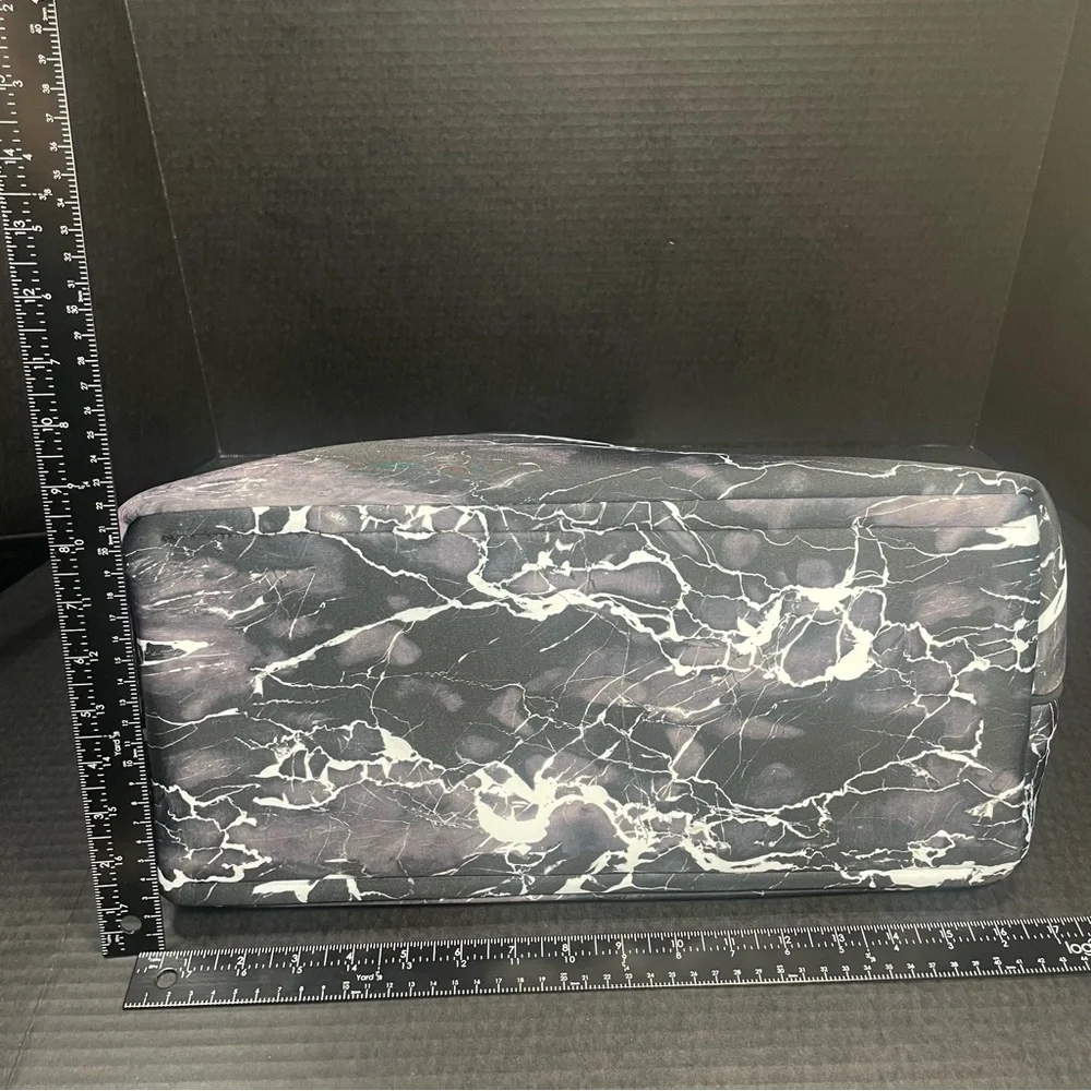 BNWT Princess Maxi Handbag Made in Italy RAINPROOF GREAT GIFT! BEAUTIFUL! - Picture 8 of 15
